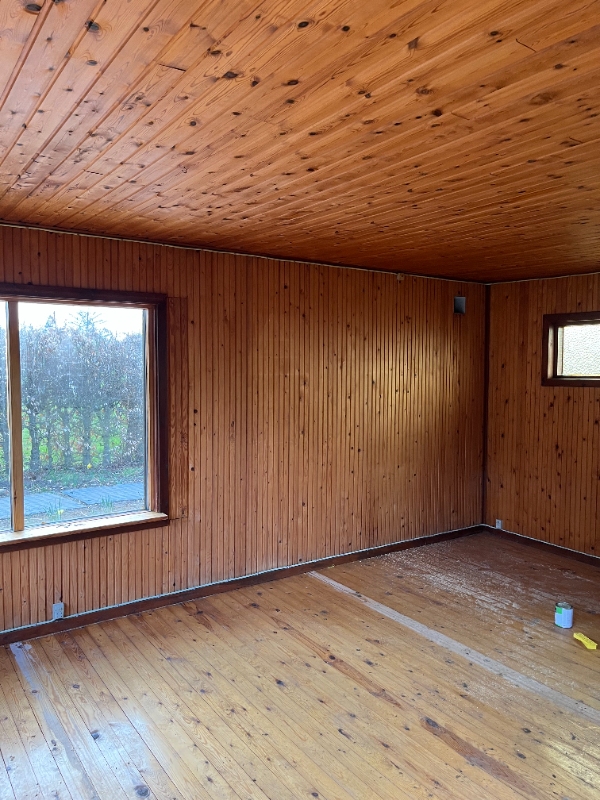 Maling af loft og vægge i 2-værelses kolonihave