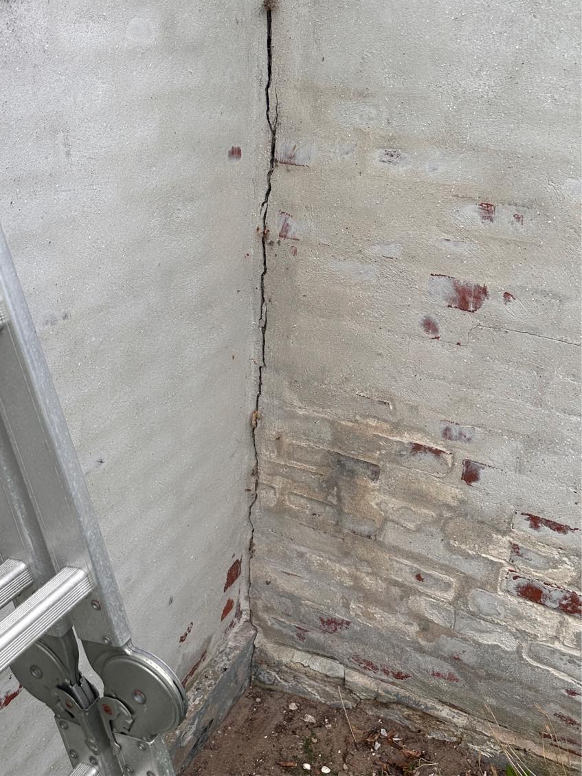 Repareret noget murværk