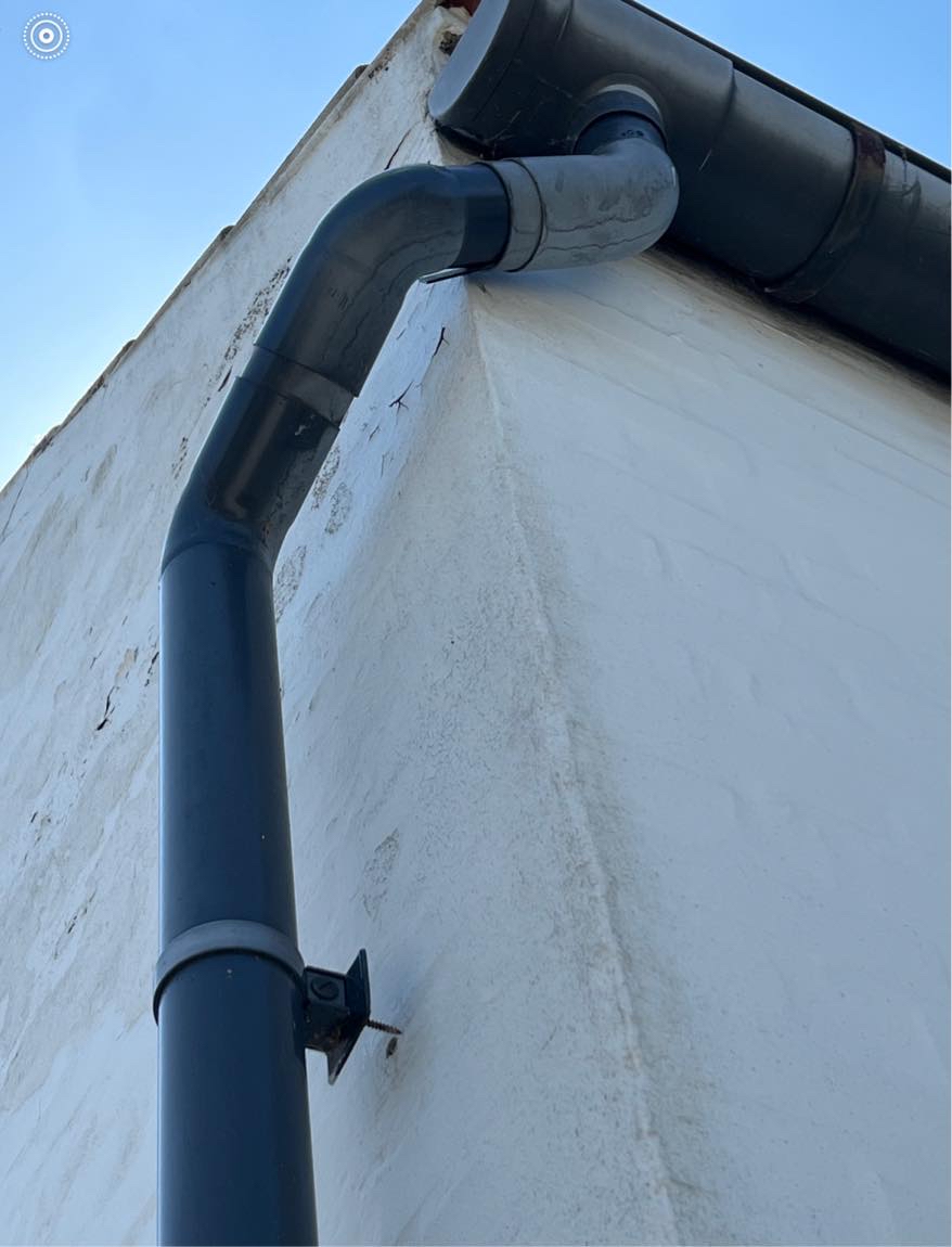 Etablering af naurhæk samt reparation af nedløbsrør