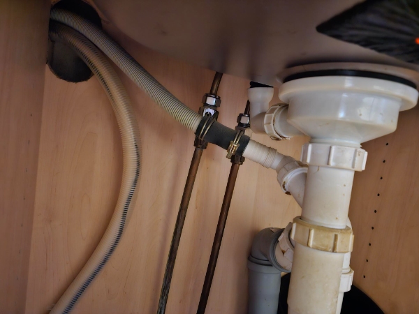 Monter en ny vand hane i køkkenet