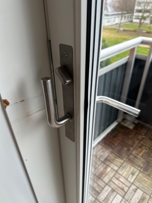 Fraflytning af lejlighed (lidt maling og andre småreparationer).