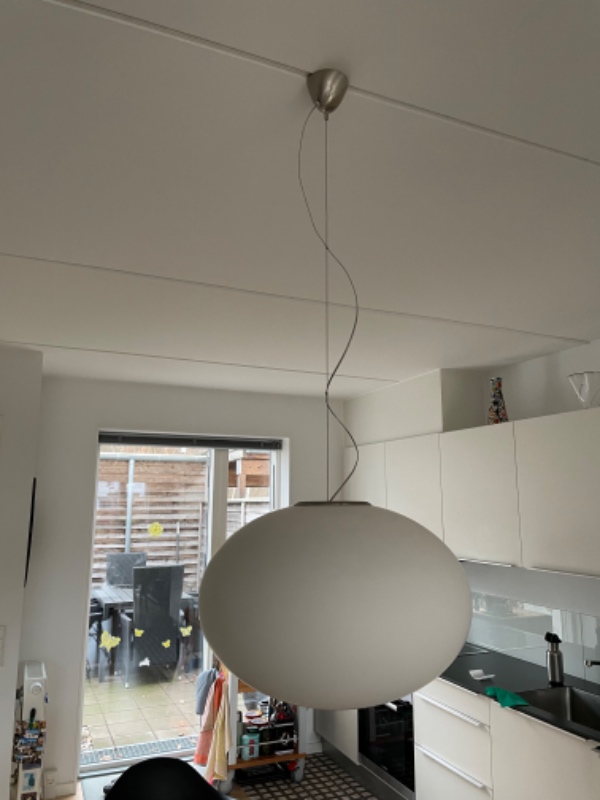 Nedtagning af 3 loftslamper og 2 væglamper i trappeopgang til 1. sal.