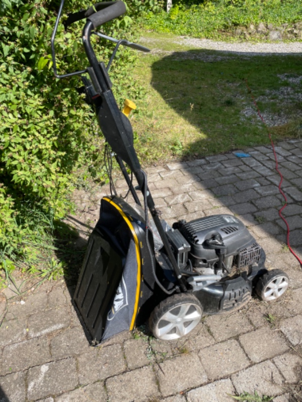 Reparation af plæneklipper