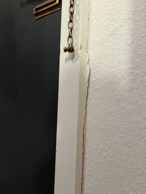 Dørkarm er gået fra