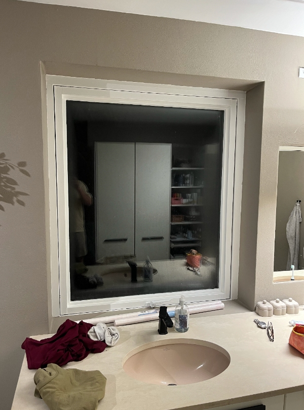 Fugearbejde rundt om vindue, dør, væg