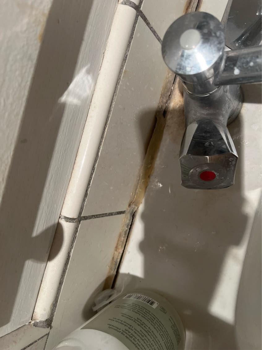 Skifte håndvask på badeværelse