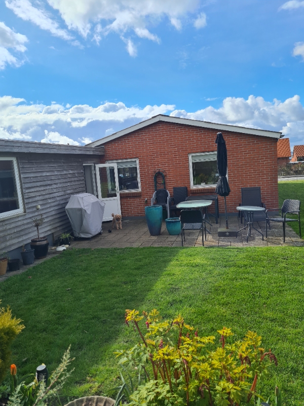 Terrasseanlæg med støttemur