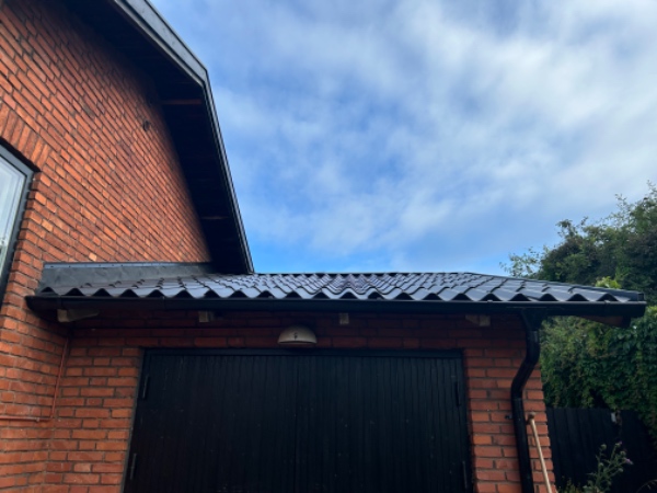 Maling af udhæng på hus