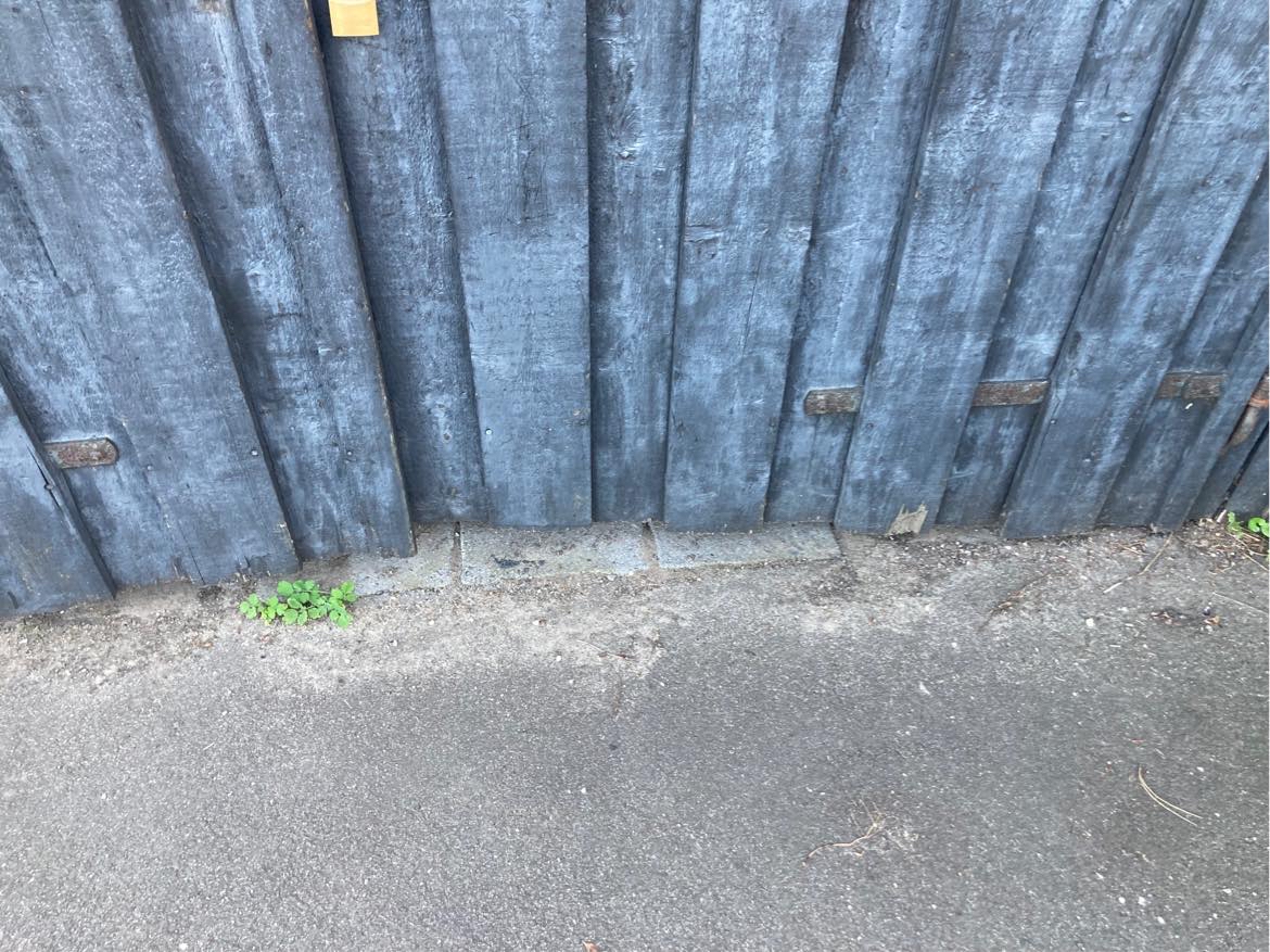 Nedrive og bortskaffe træ-garage