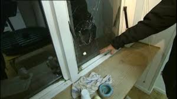 Nedrivning af gammelt hus