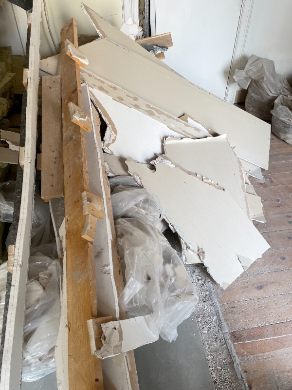 afhentning af byggeaffald