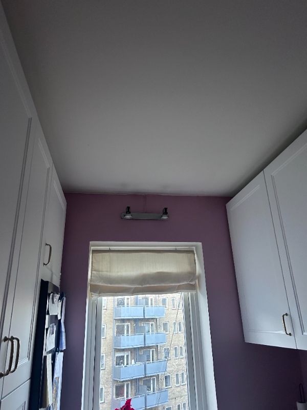 Opsætning af lamper og udskift af stikkontakt