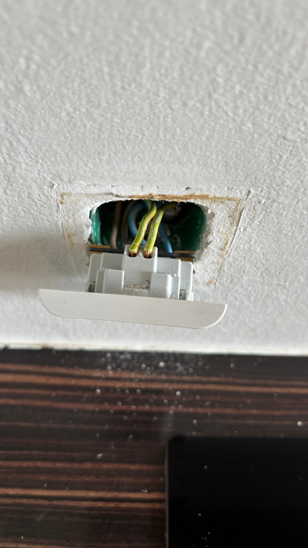 Manglende jordforbindelse på 1 stikkontrakter