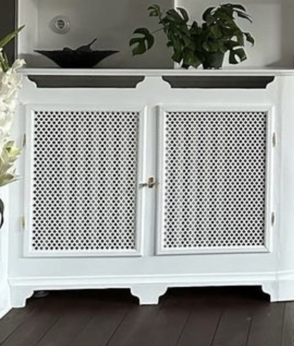 Fem radiatorskjulere i herskabelig stil