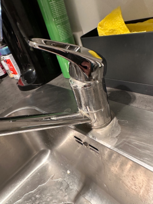 Hjælp til utæt vandhane og opsætning af nye ledningslister