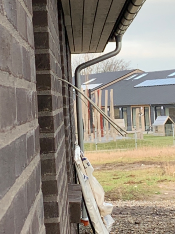 Installation af 7 udendørs lamper (ledning trukket uden spænding)