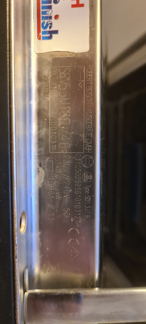 Skal have smidt pap ud og skrald fra pakker altså store pap kasser og stort affald