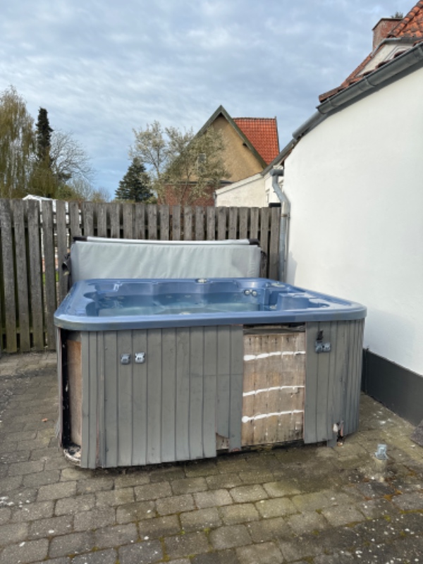 Fjernelse af udendørs spa