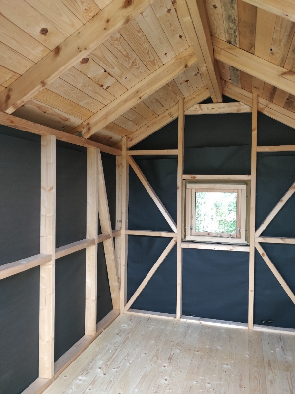 Isolering af kolonihavehus på 7,2 m2.