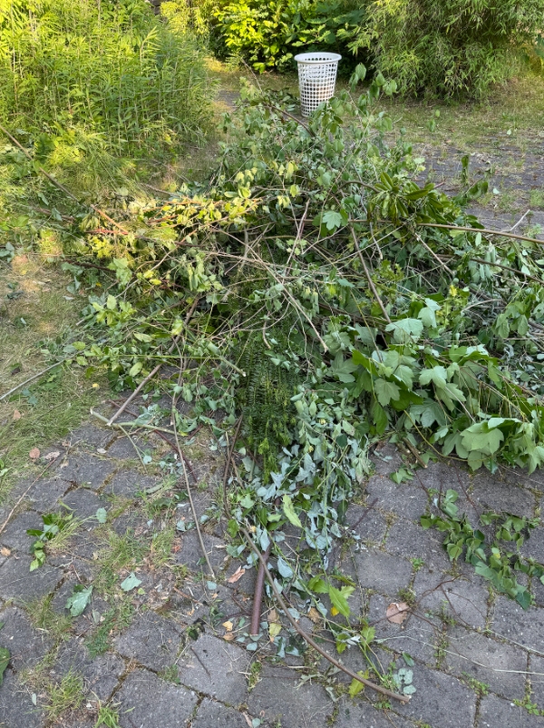 Afhentning af granaffald og grene