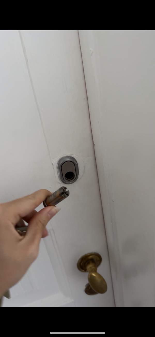 Udskiftning af lås i hoveddøren