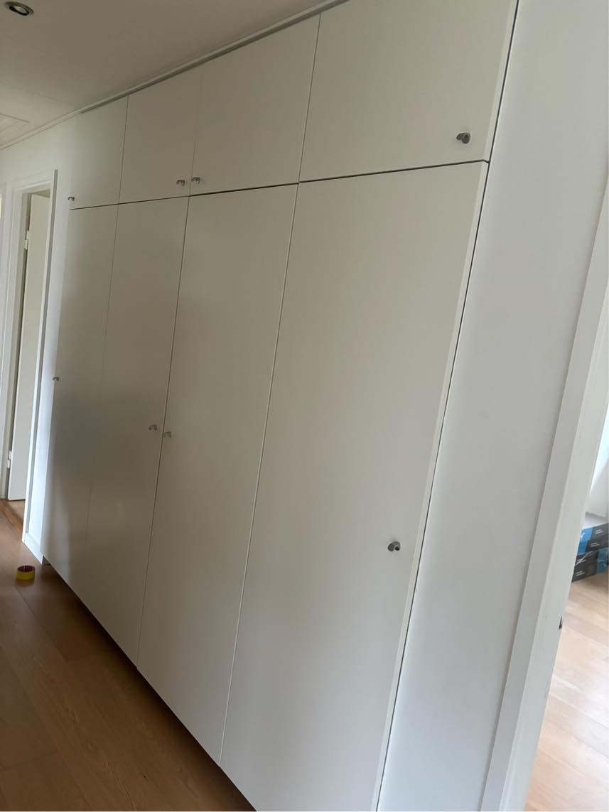 Slibning og maling af skabe - BYD