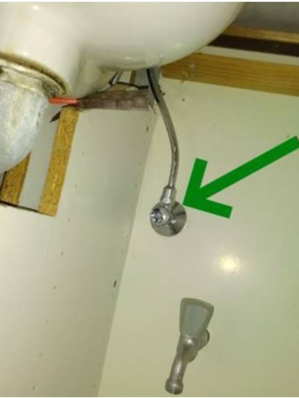 Udskiftning af blandingsarmatur til vask i badeværelse