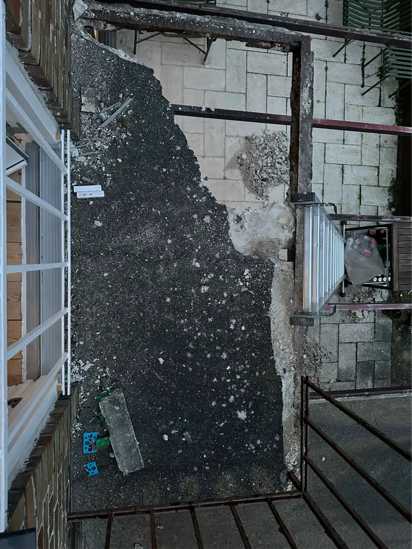 Fjerne støbt altan - kom med bud