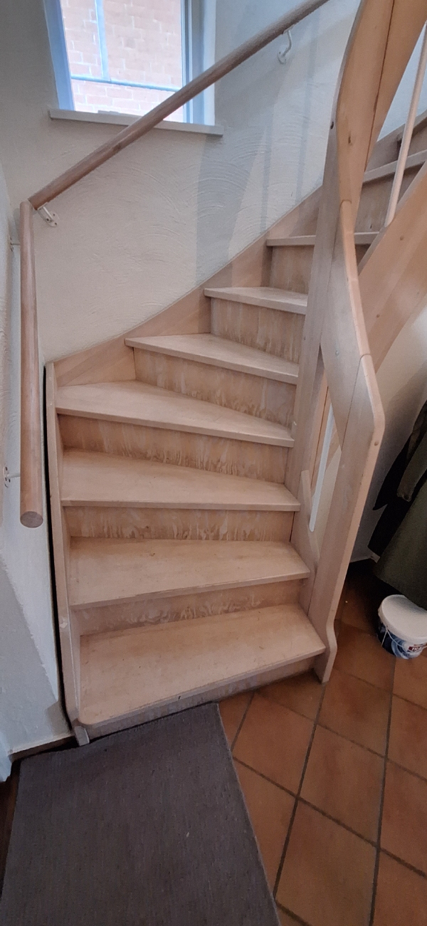Slibning af trappe + efterbehandling