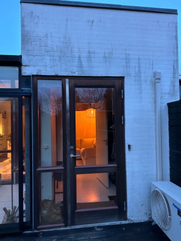 6 m2 hvid mur skal små pudseopgaver og males hvidt