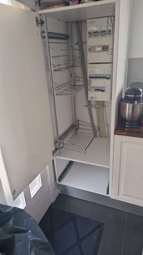 Flytning af el tavle, etablering af nye stikkontakter