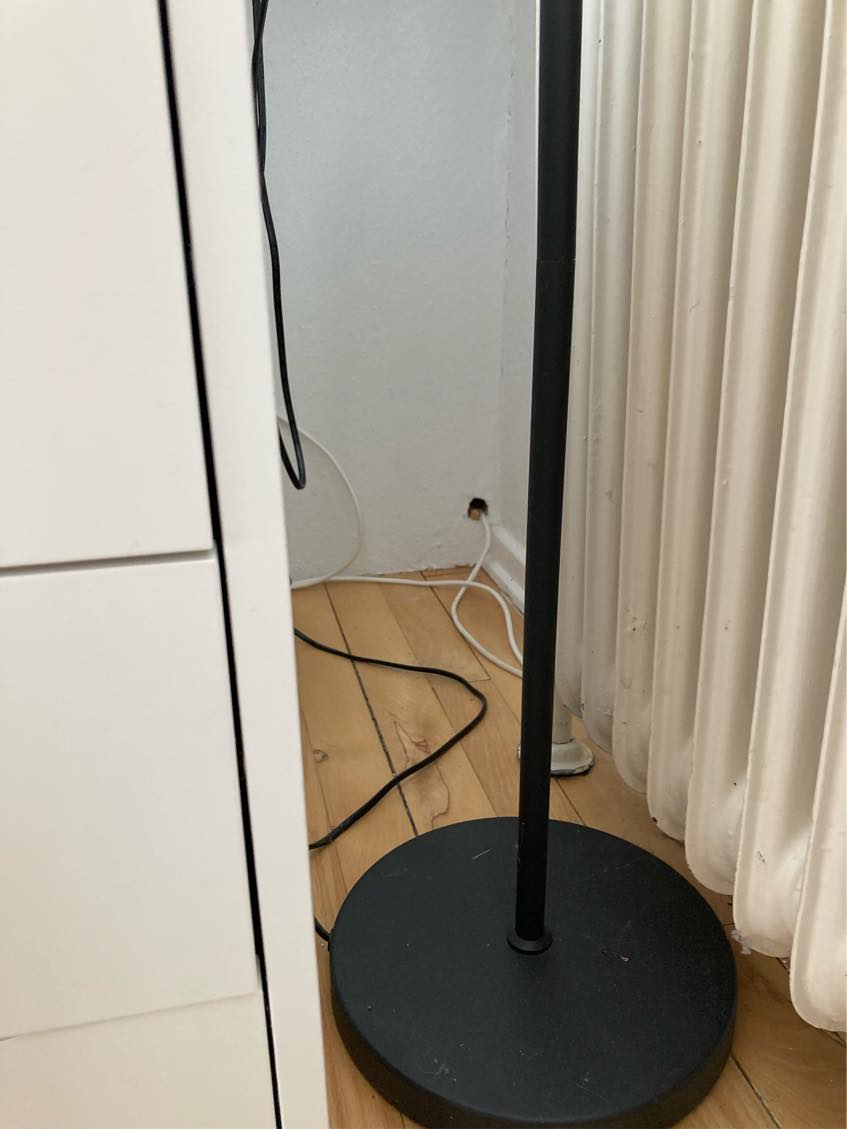 Jeg skal hvalpesikre mit hjem. Det er særligt elledninger der skal i kabelrør.