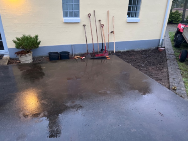 Udfyldning af gamle bede med beton