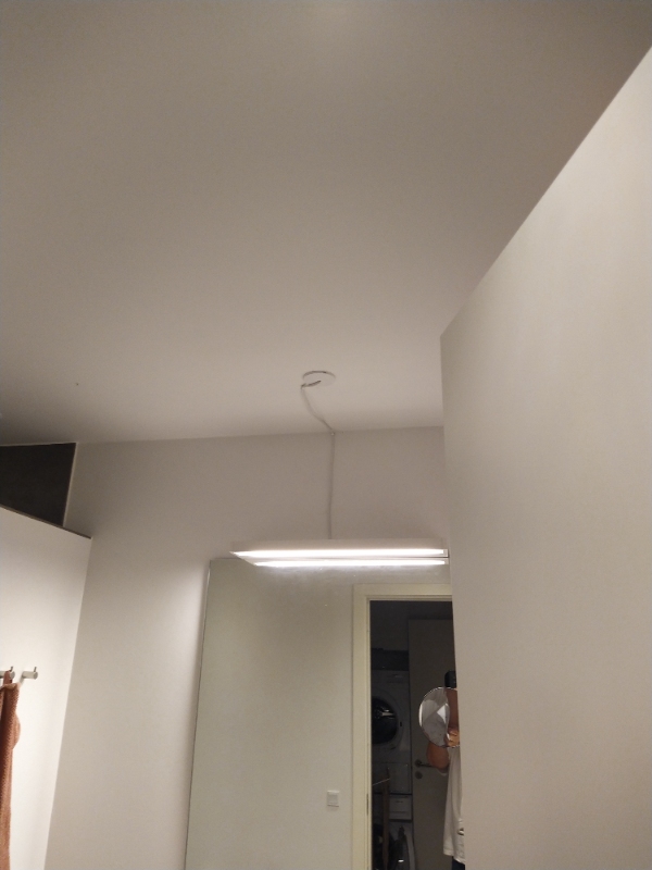 Opsætning af 2 Loft lamper over køkkenbord og 3 lamper over spise bord og 1 spejl lampe der skal led