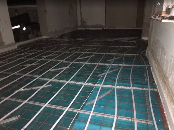 Støbning af 2 gulve på i alt 79 kvm