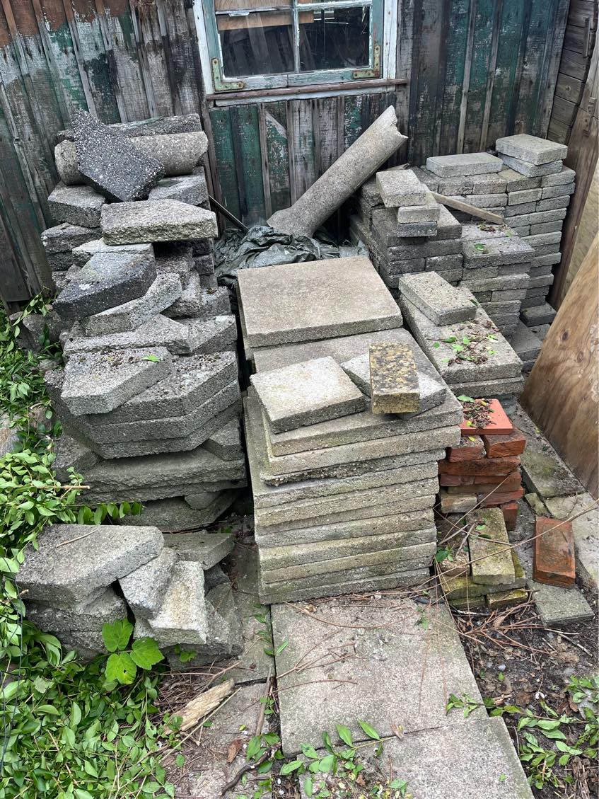 Bortskaffe fliser fra baghave