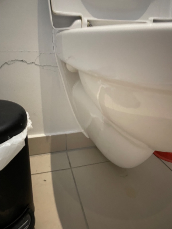 Skift af toiletkumme