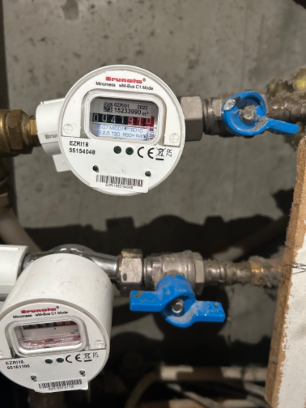 Installation af køkkenamatur og rensning af blandingsbatteri bruser