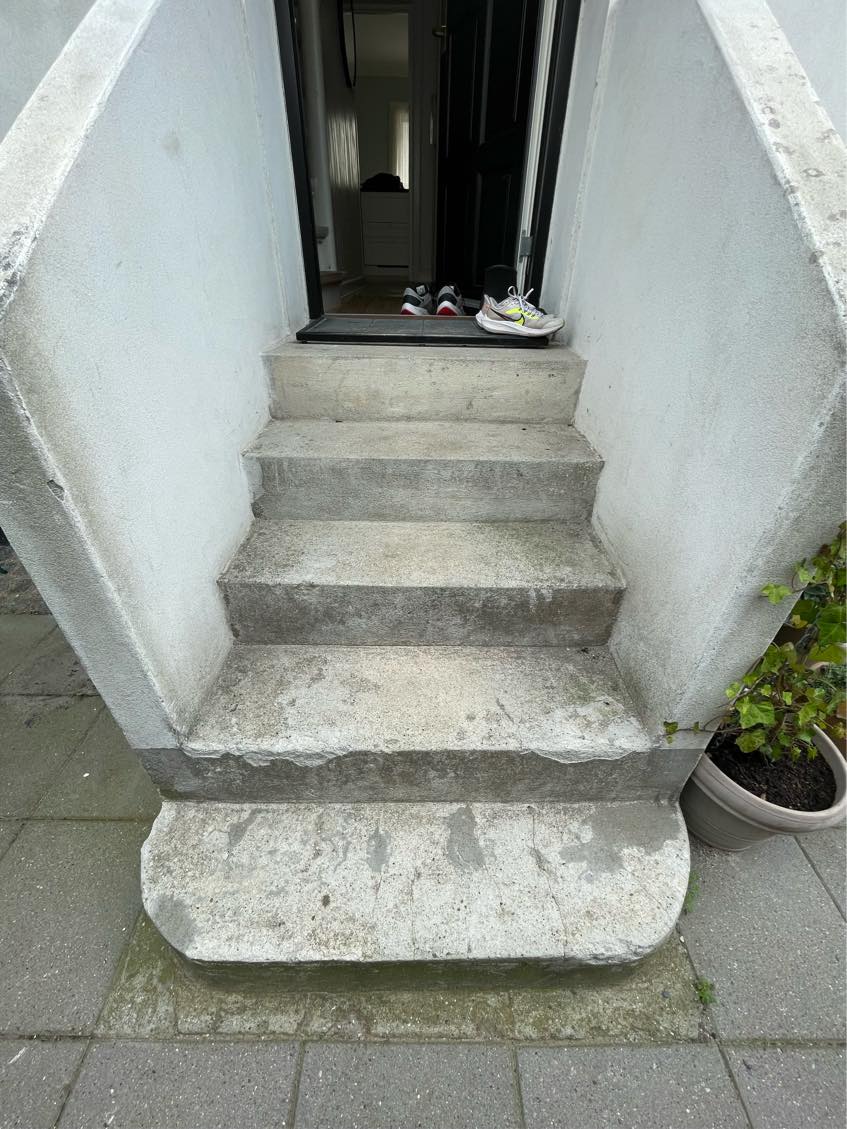 Reperation af trappe