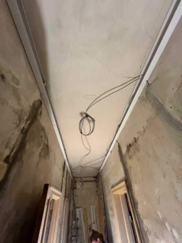Træloftskelet 7 meter lang gang.