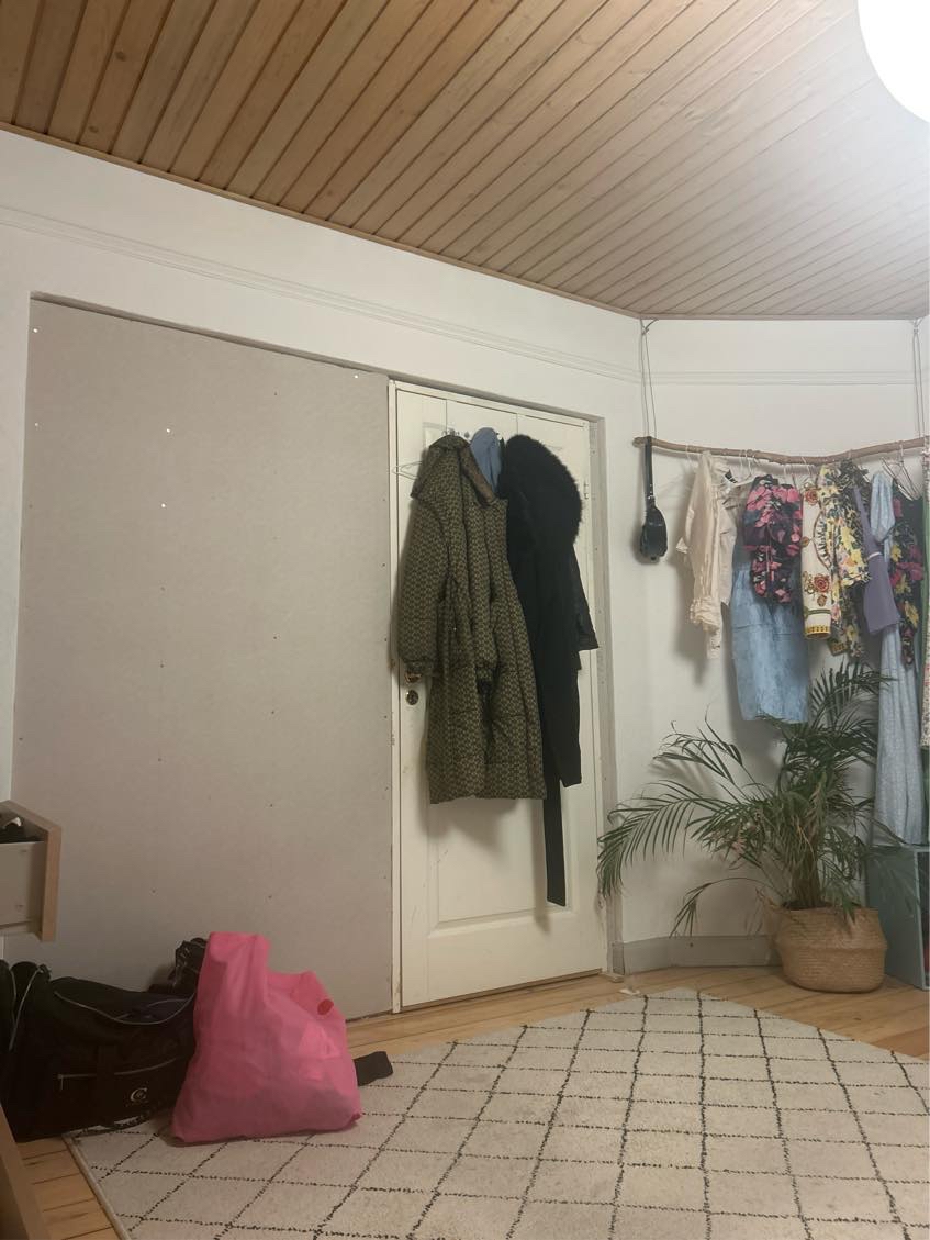 Have taget en gipsvæg ned