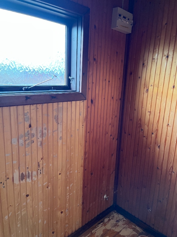 Maling af loft og vægge i 2-værelses kolonihave