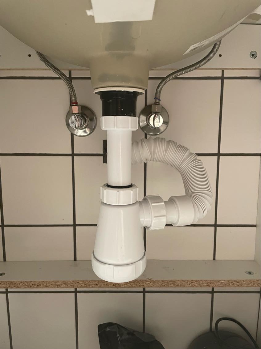 Det drypper under min vandhane på badeværelset