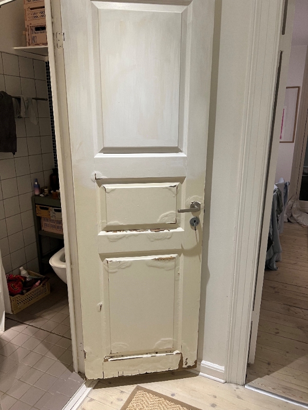 Montering af toiletdør - kun selve døren
