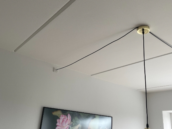 forlængelse / udskiftning af ledninger og sat pænt op på væggene