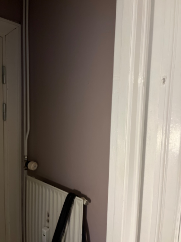 Vælte et lille stykke væg og spartle bagefter, samt have fjernet en lille radiator