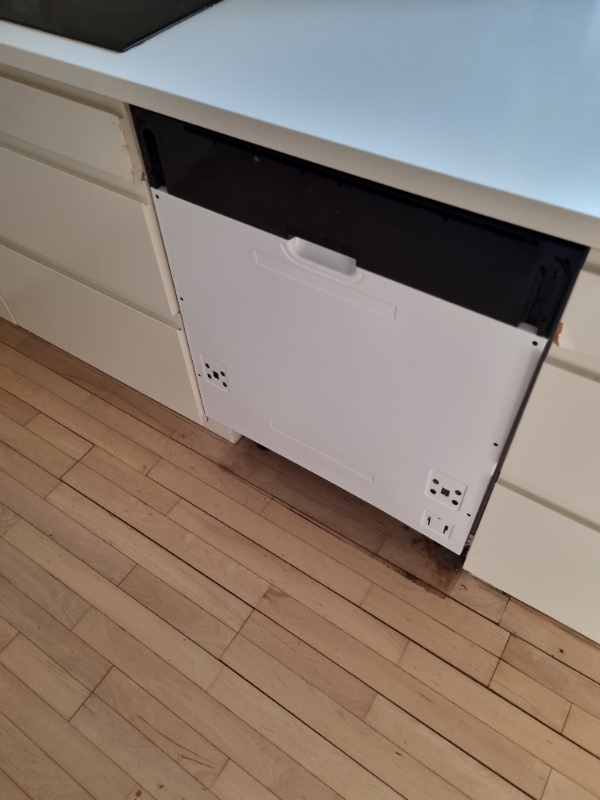 Montering af køleskab og facade