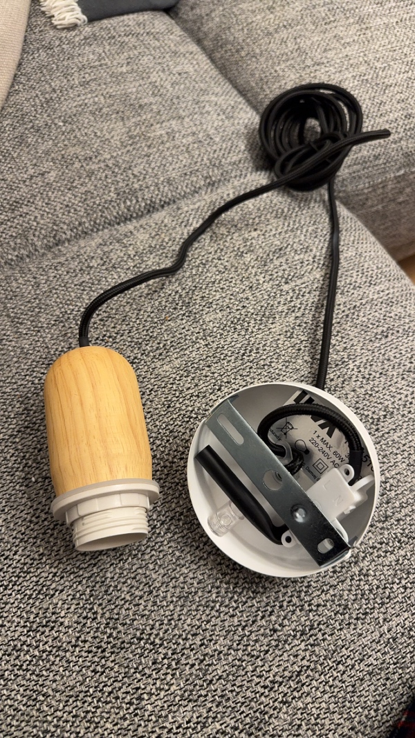 Ophæng og installation af loft lampe