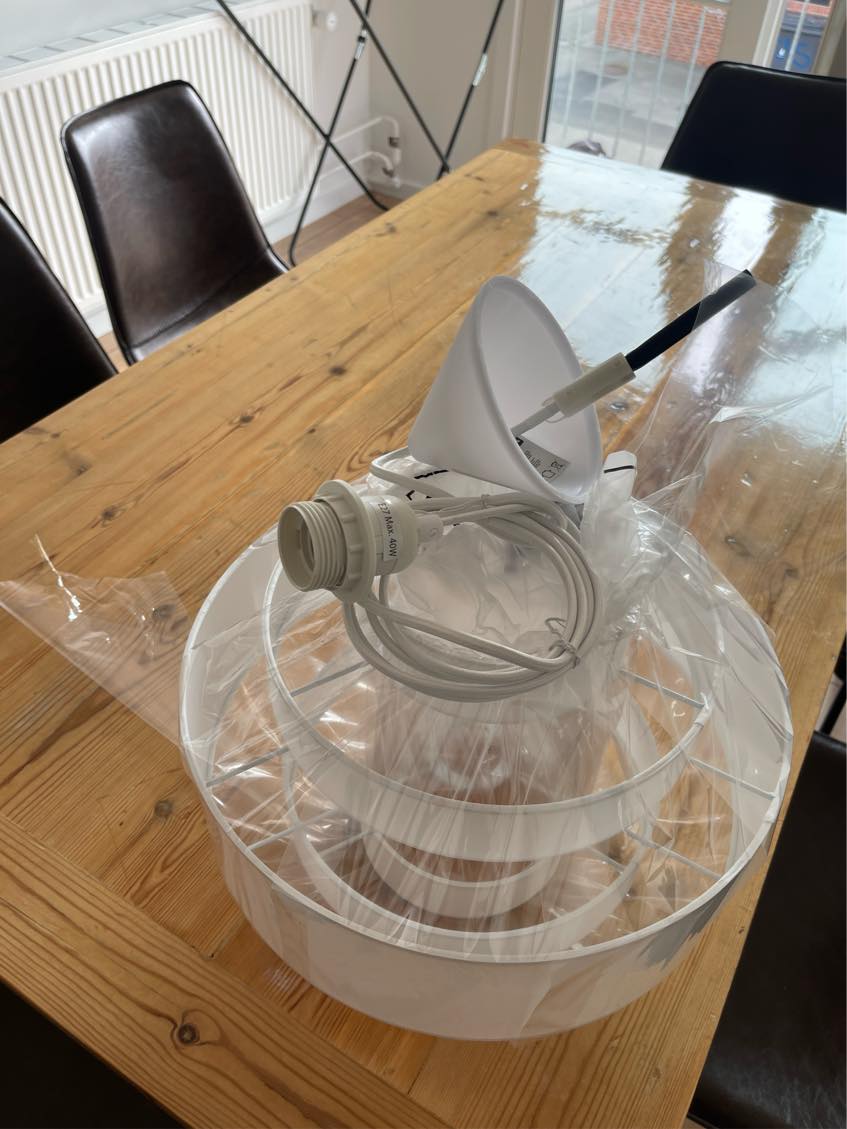 Jeg skal have hængt tre loft lamper op