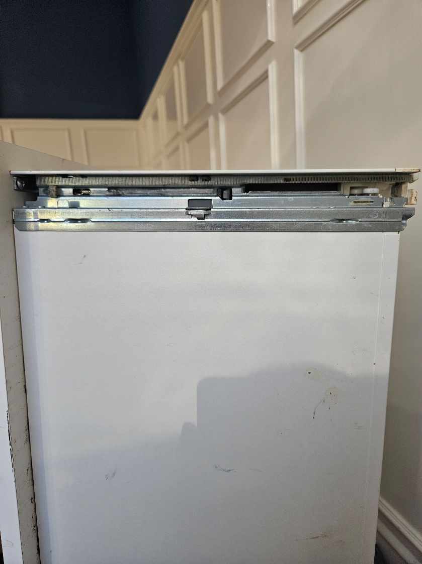 Samling og montering af ikea køkken skuffe